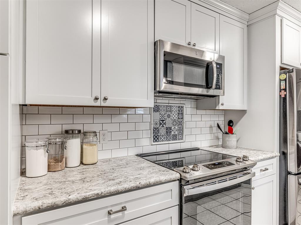 1223 E Brooks Street