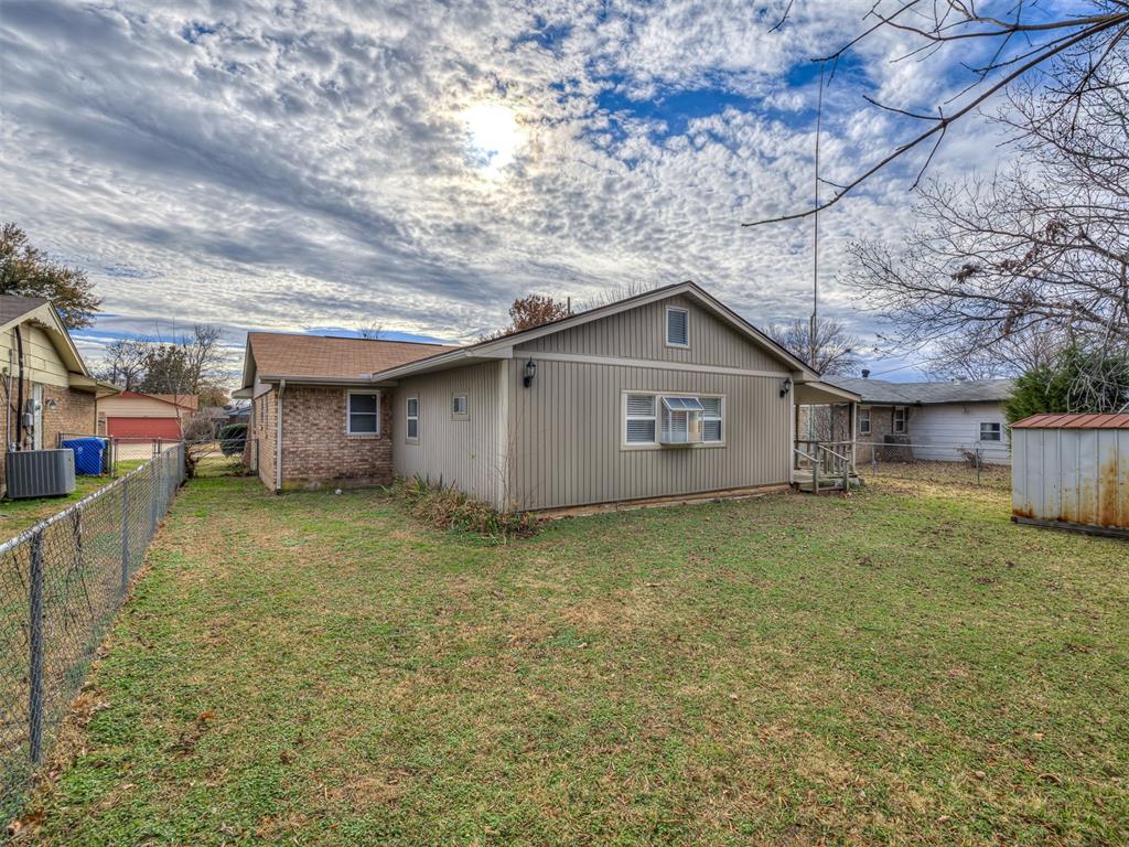 1223 E Brooks Street