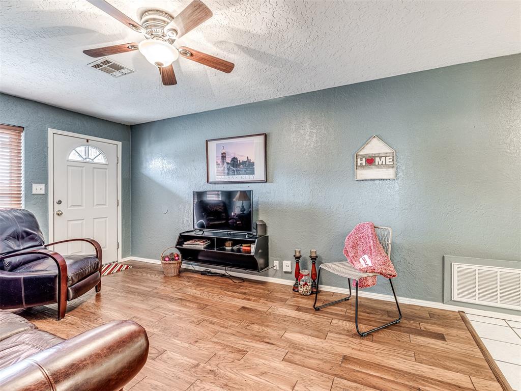 1223 E Brooks Street