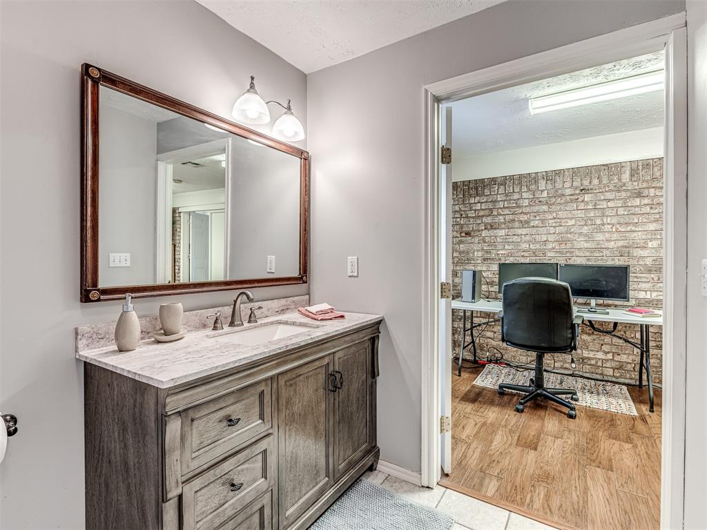 1223 E Brooks Street