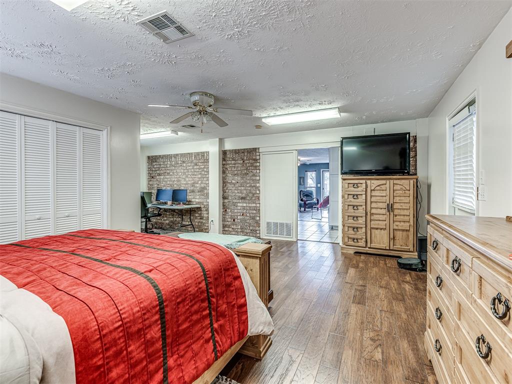 1223 E Brooks Street