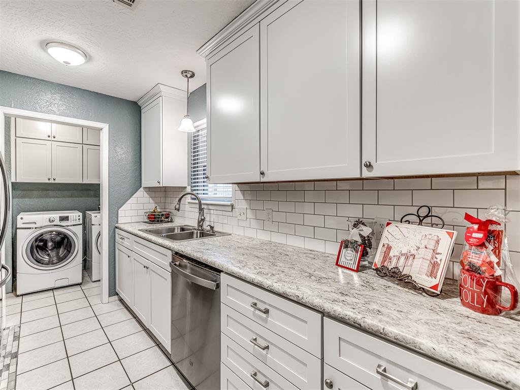 1223 E Brooks Street