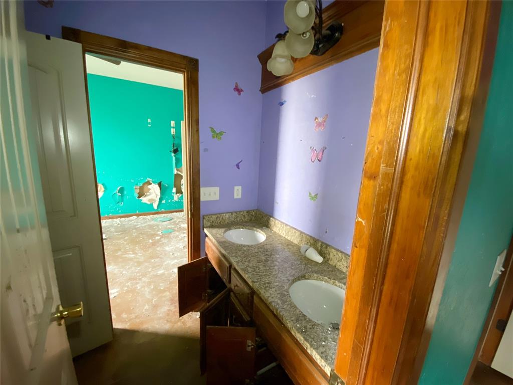 1251 County Road 1390