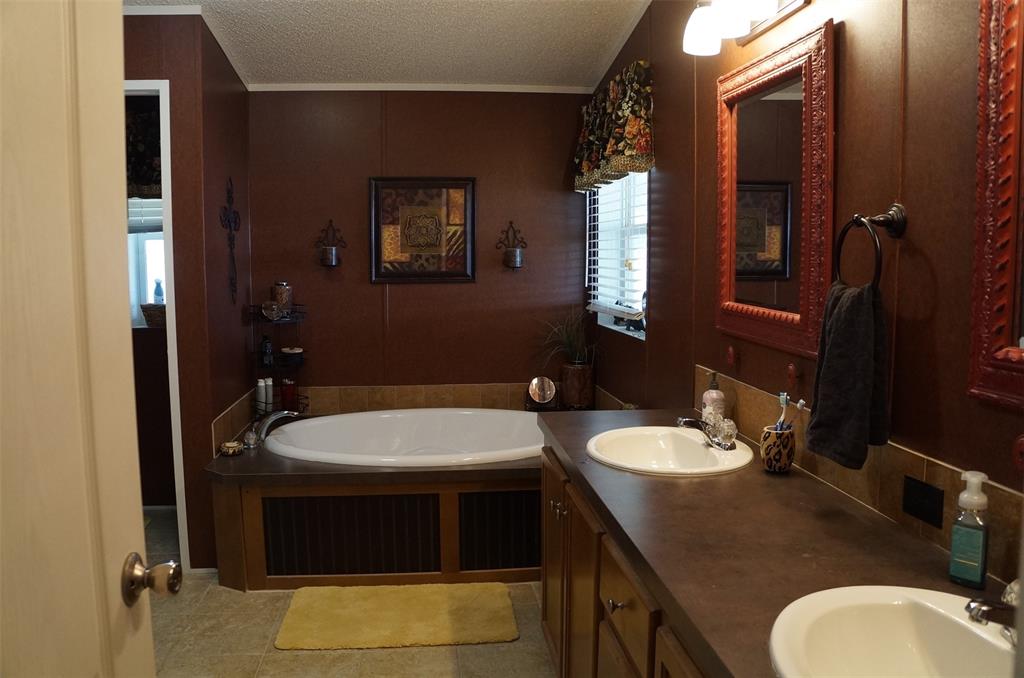 4805 Grasshopper Lane