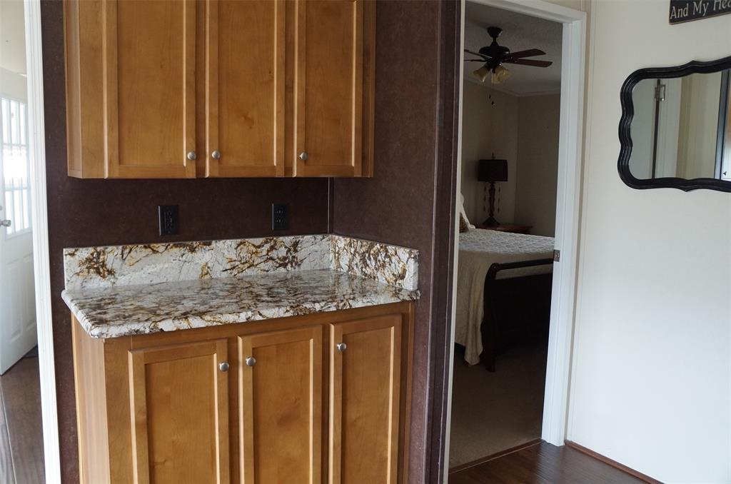 4805 Grasshopper Lane