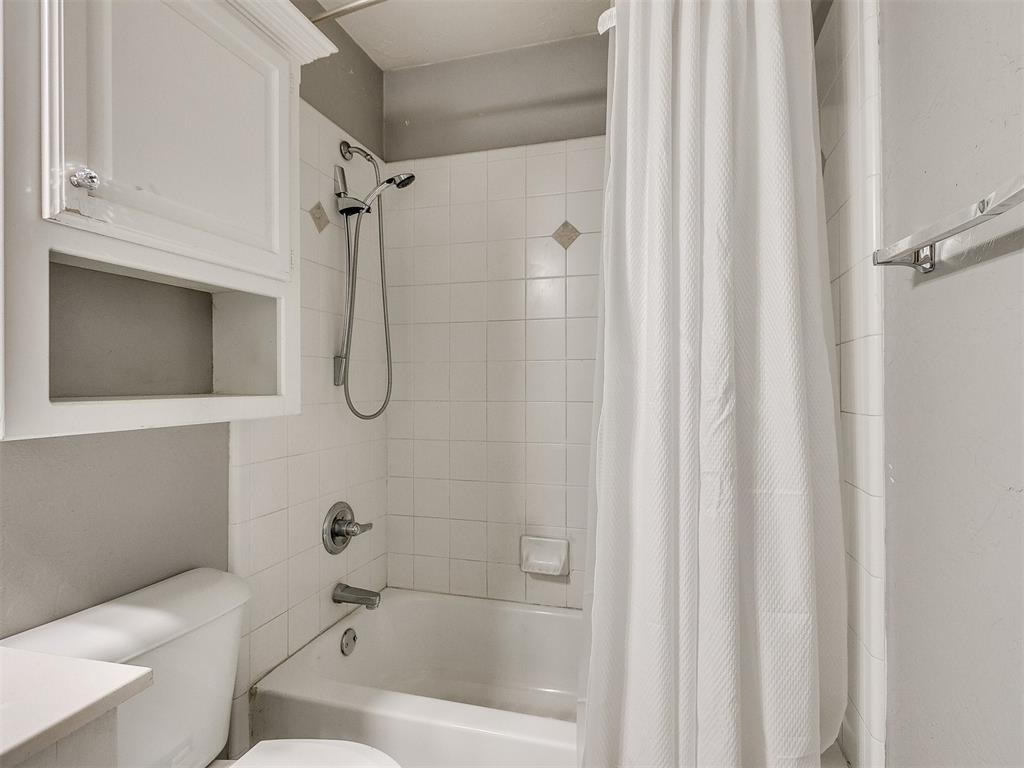 5000 Cypress Lake Drive