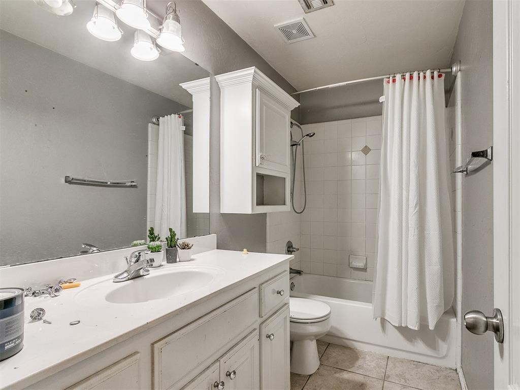 5000 Cypress Lake Drive