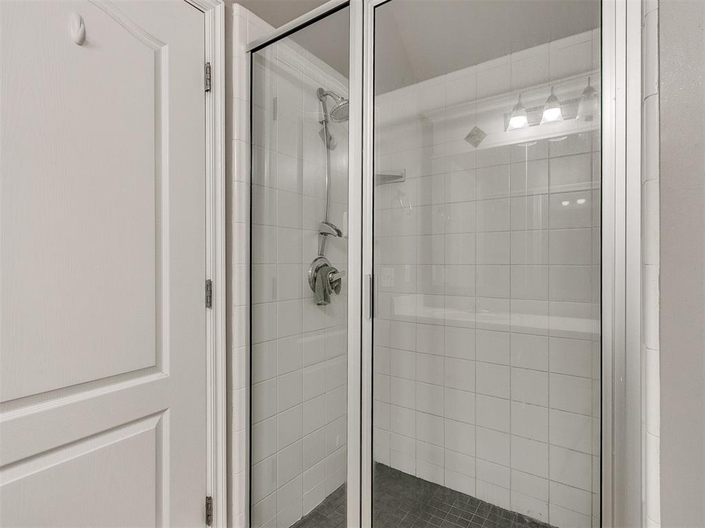 5000 Cypress Lake Drive