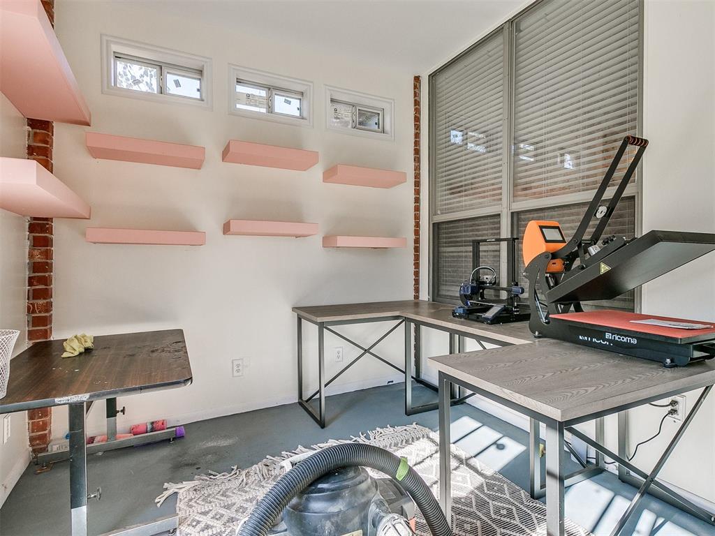 5000 Cypress Lake Drive