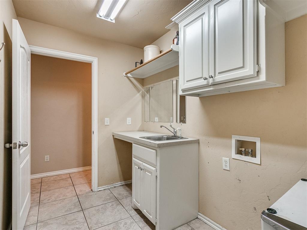 5000 Cypress Lake Drive