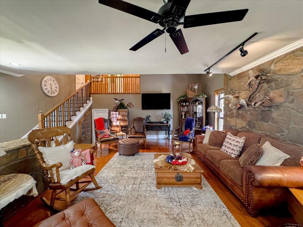 308 W Chickasaw Avenue