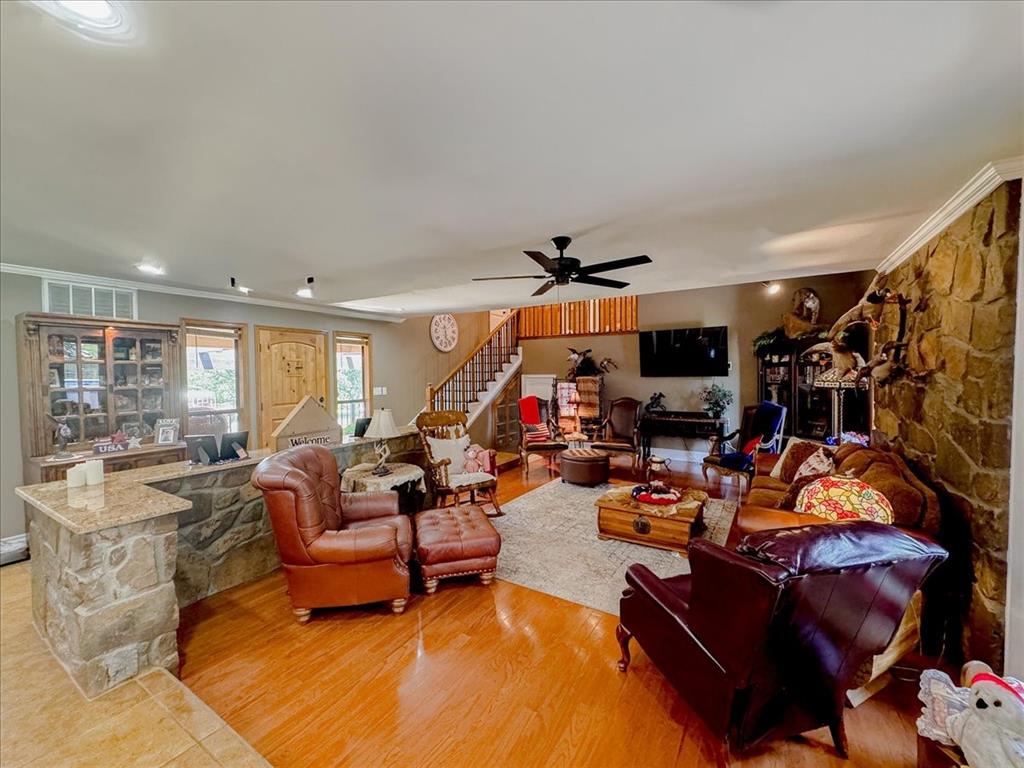 308 W Chickasaw Avenue