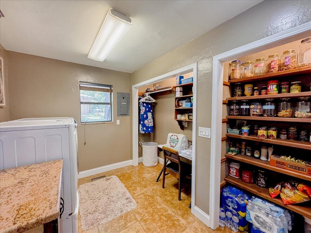 308 W Chickasaw Avenue