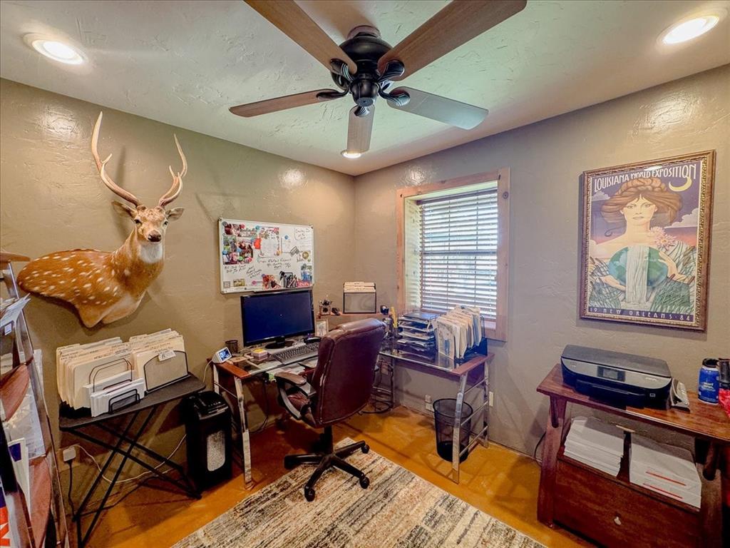 308 W Chickasaw Avenue