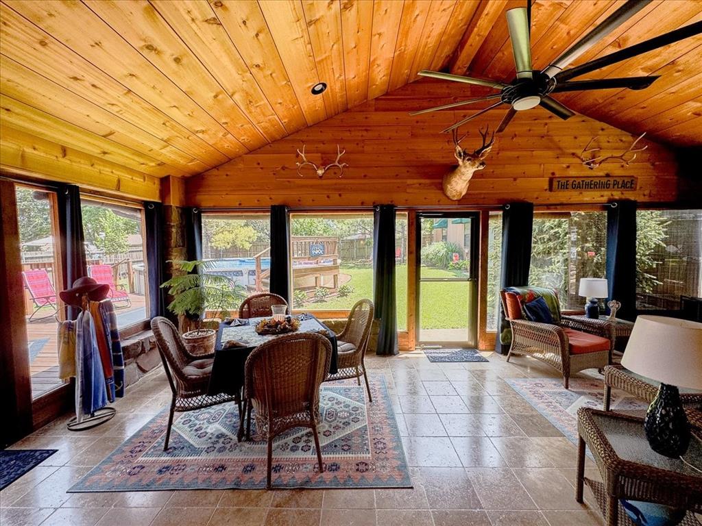 308 W Chickasaw Avenue