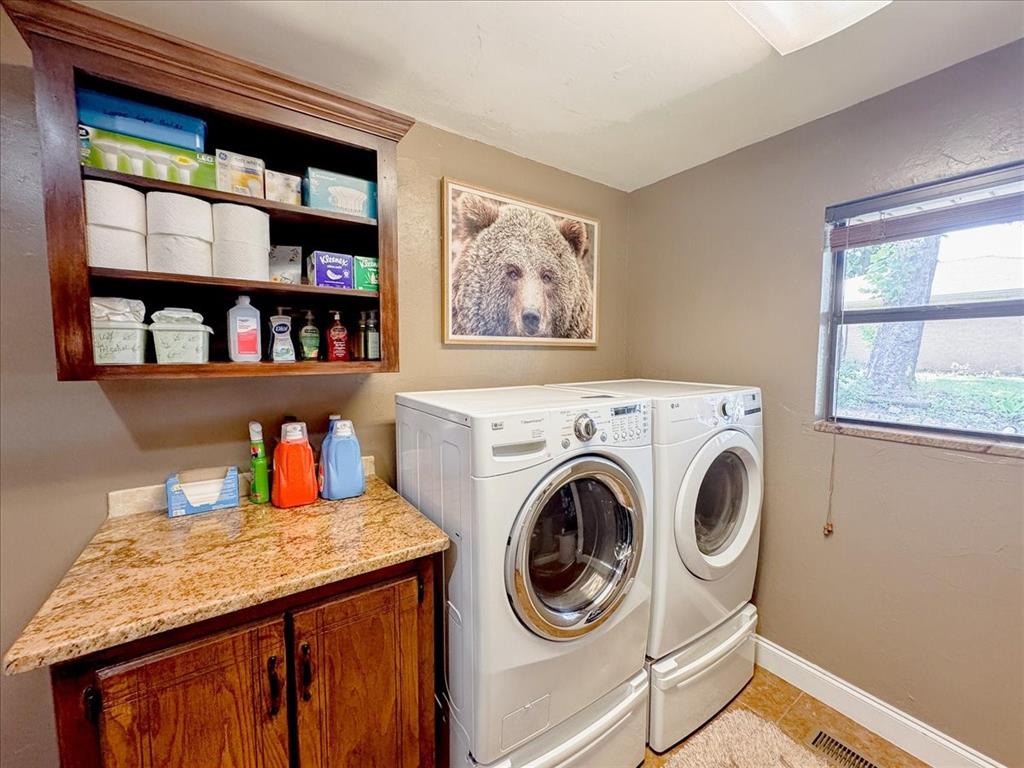 308 W Chickasaw Avenue