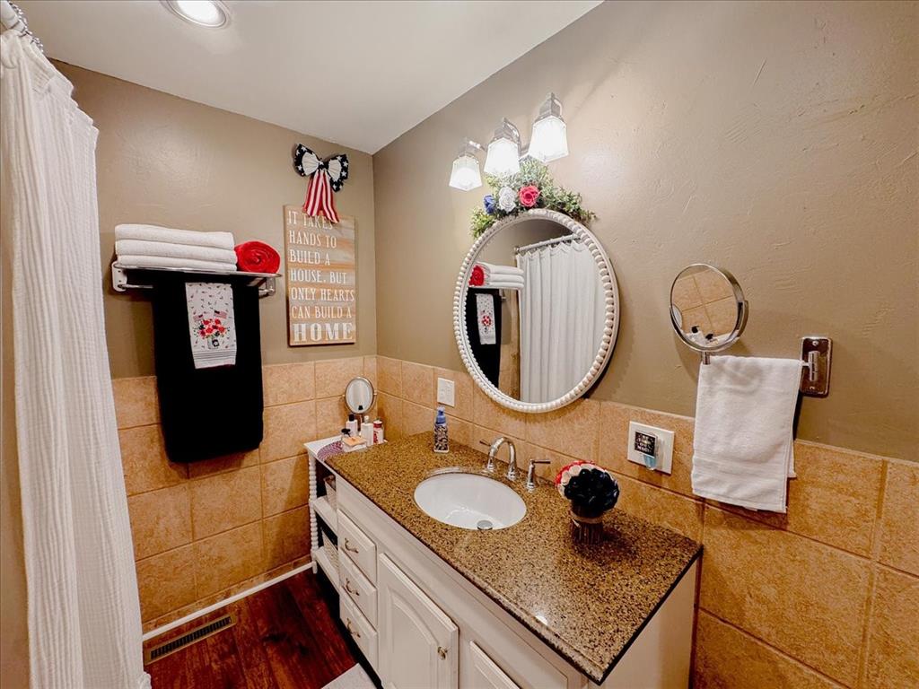 308 W Chickasaw Avenue