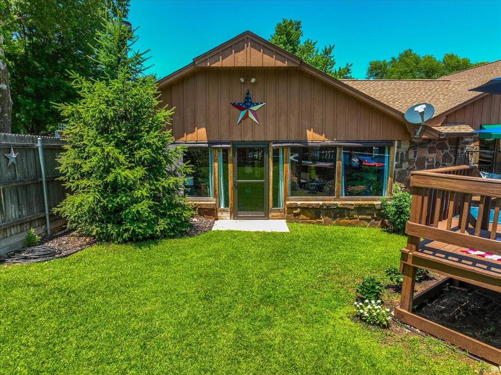 308 W Chickasaw Avenue