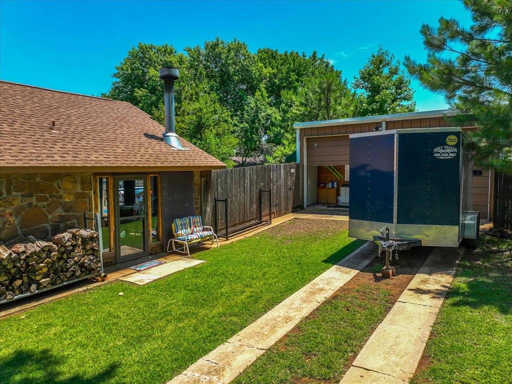 308 W Chickasaw Avenue