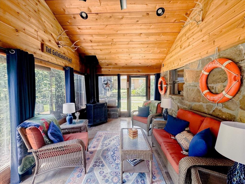 308 W Chickasaw Avenue