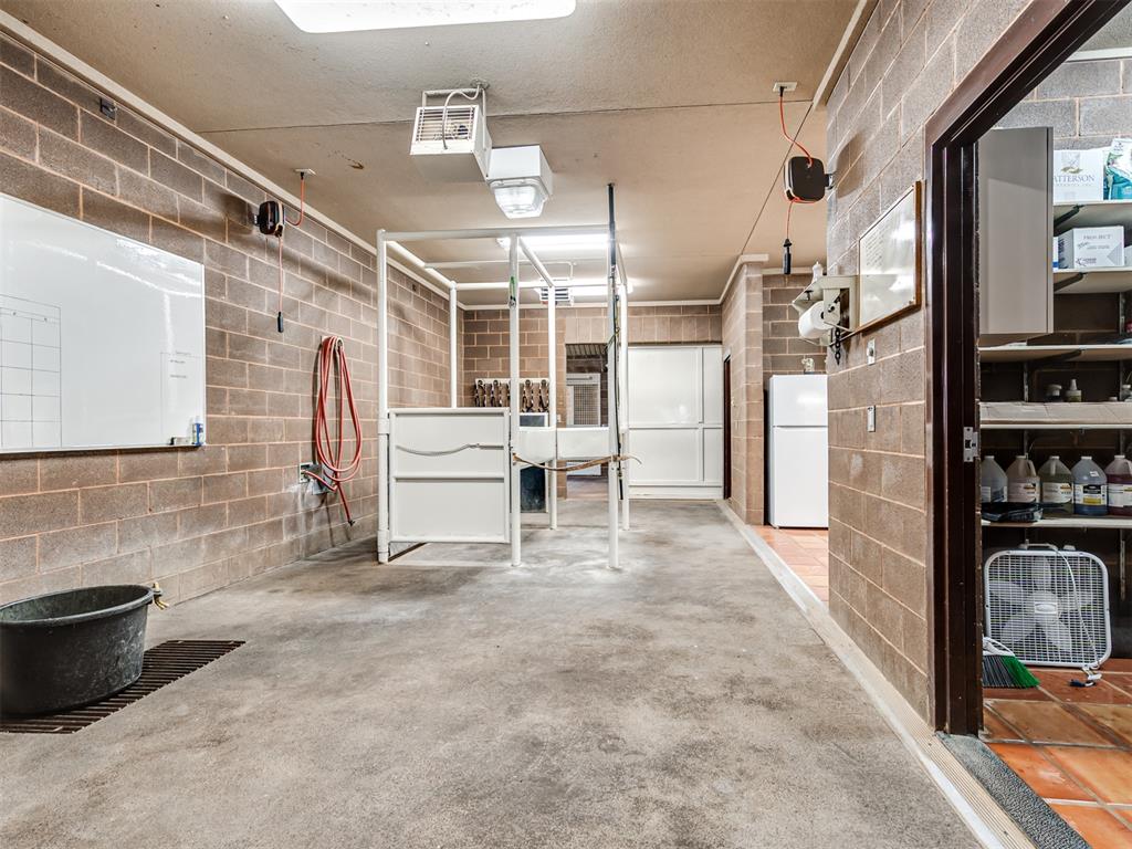 20196 Holiday Ct, Purcell Court