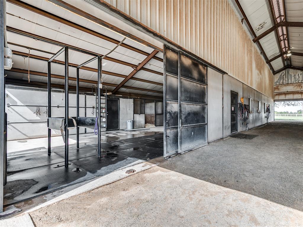 20196 Holiday Ct, Purcell Court