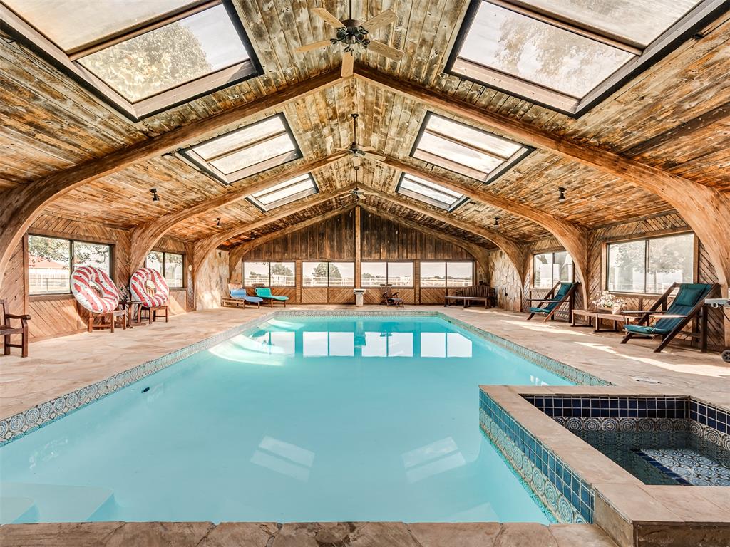 20196 Holiday Ct, Purcell Court