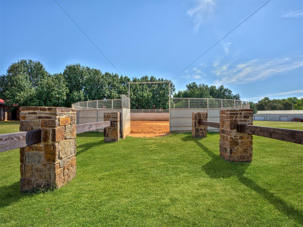 20196 Holiday Ct, Purcell Court