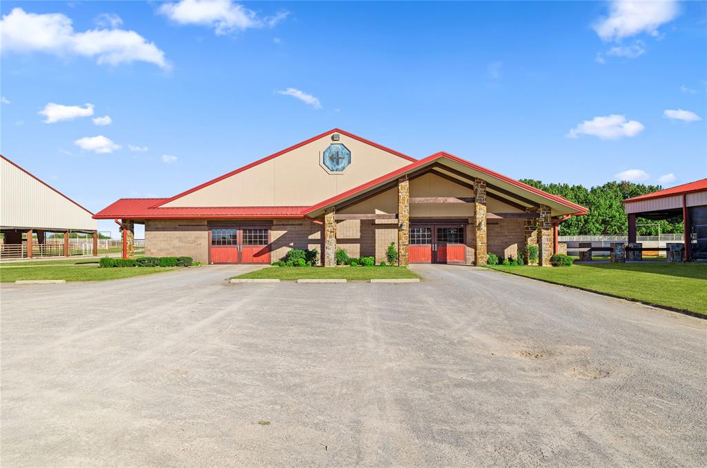 20196 Holiday Ct, Purcell Court