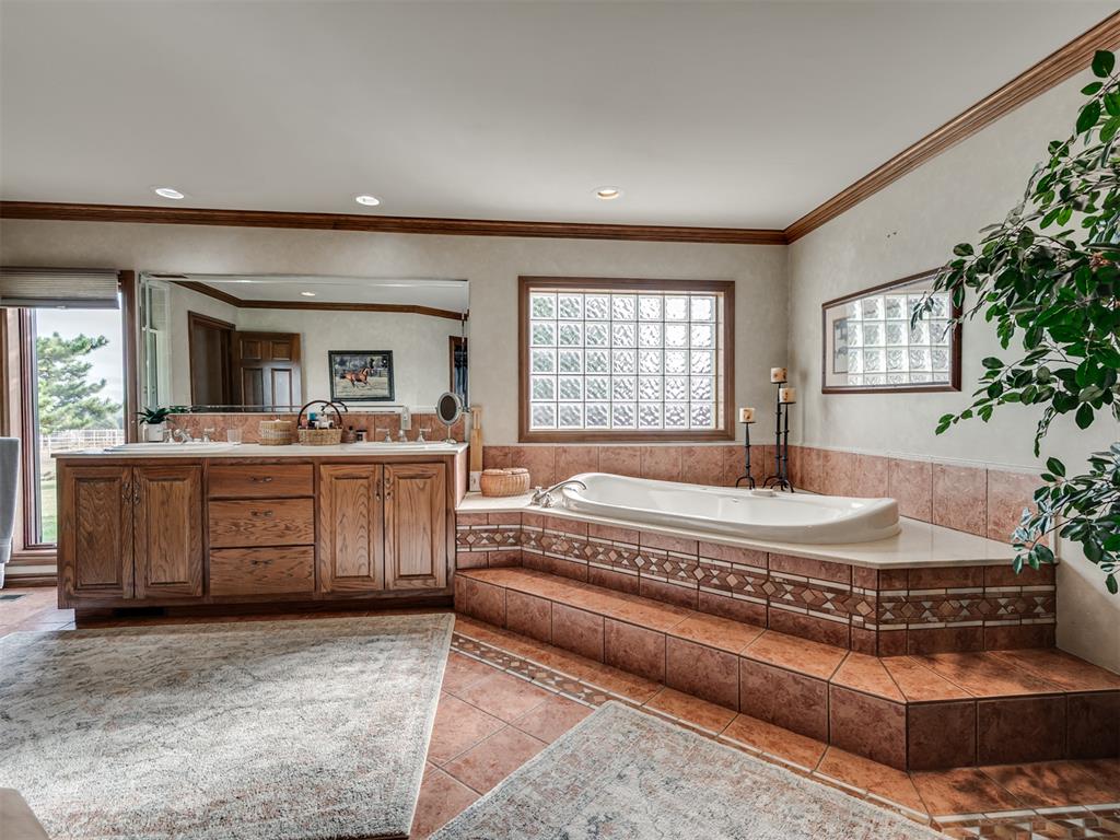 20196 Holiday Ct, Purcell Court