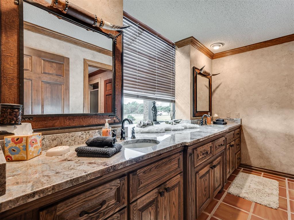 20196 Holiday Ct, Purcell Court