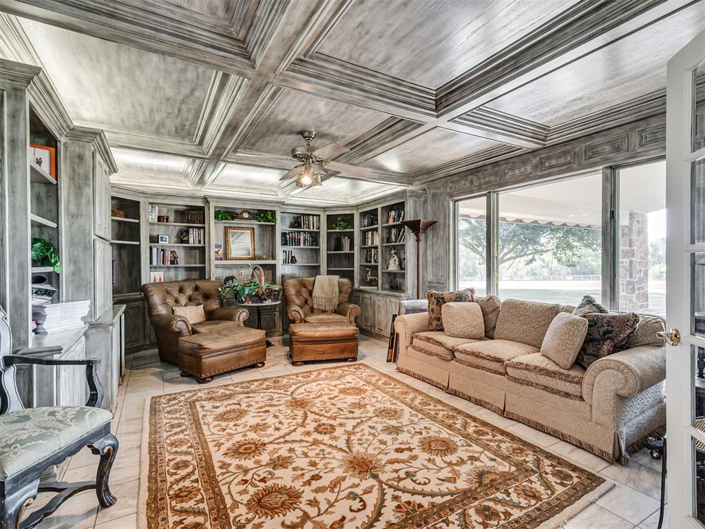 20196 Holiday Ct, Purcell Court