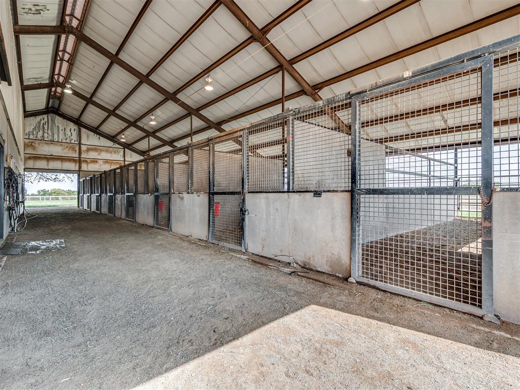 20196 Holiday Ct, Purcell Court