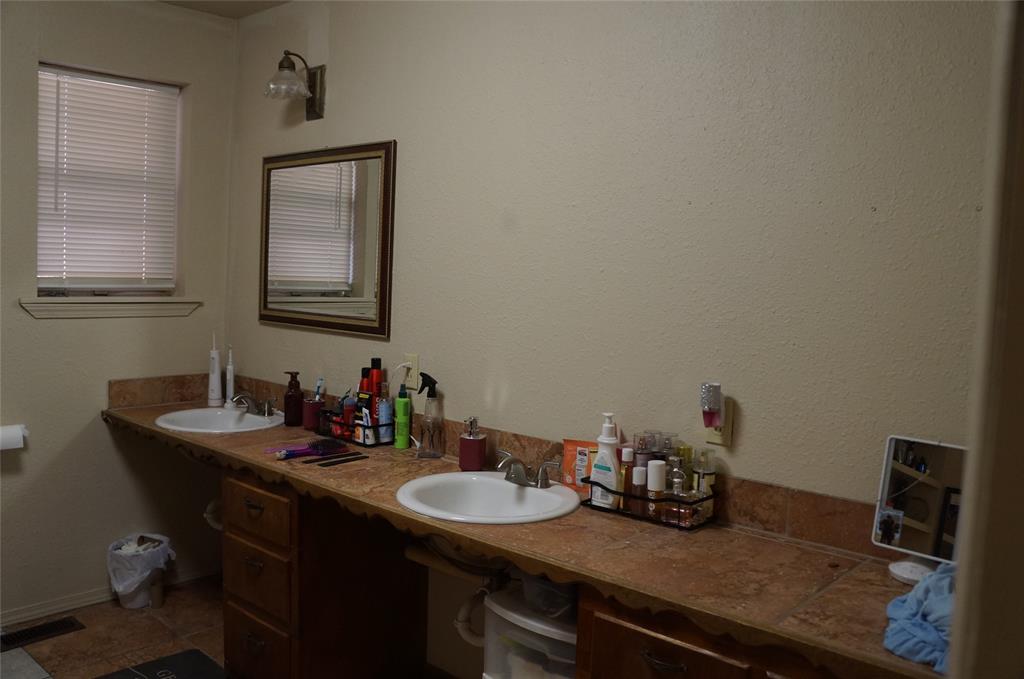 324 W Comanche Street