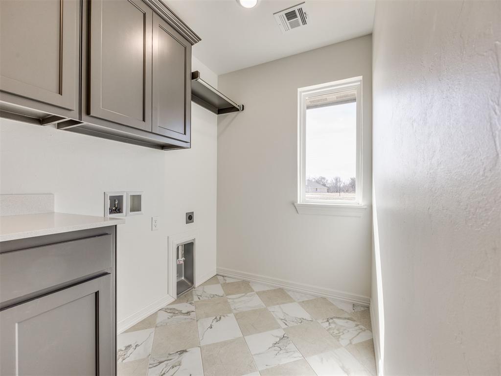 7621 Wilshire Woods Drive
