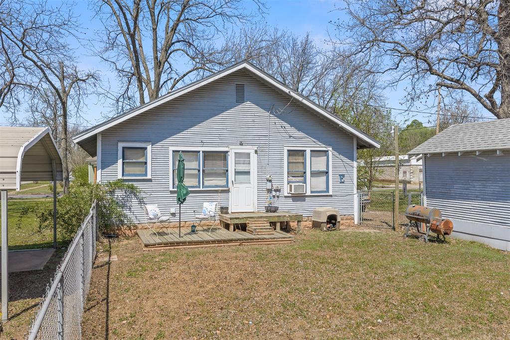 504 E Charles Avenue