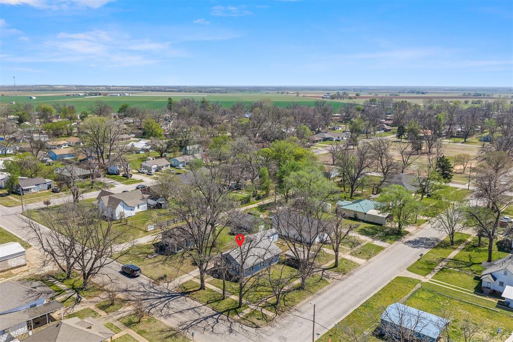 504 E Charles Avenue