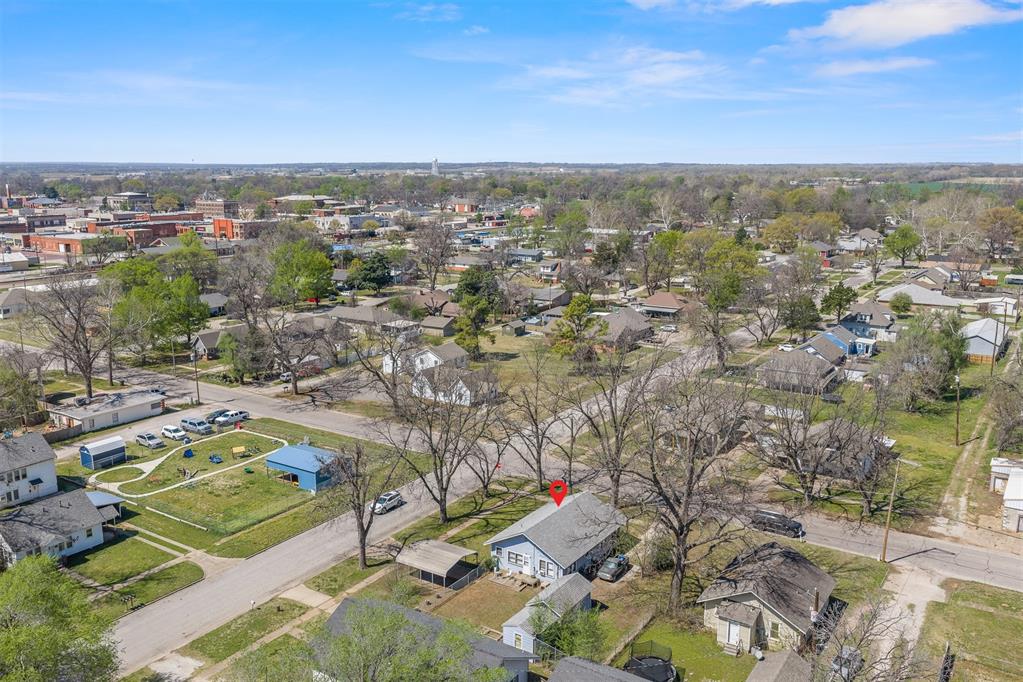 504 E Charles Avenue