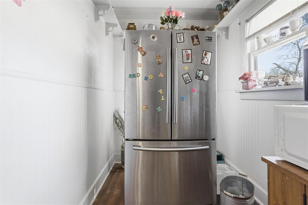 504 E Charles Avenue