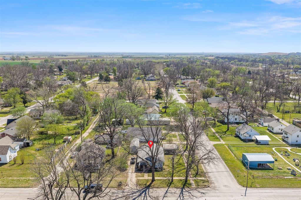 504 E Charles Avenue