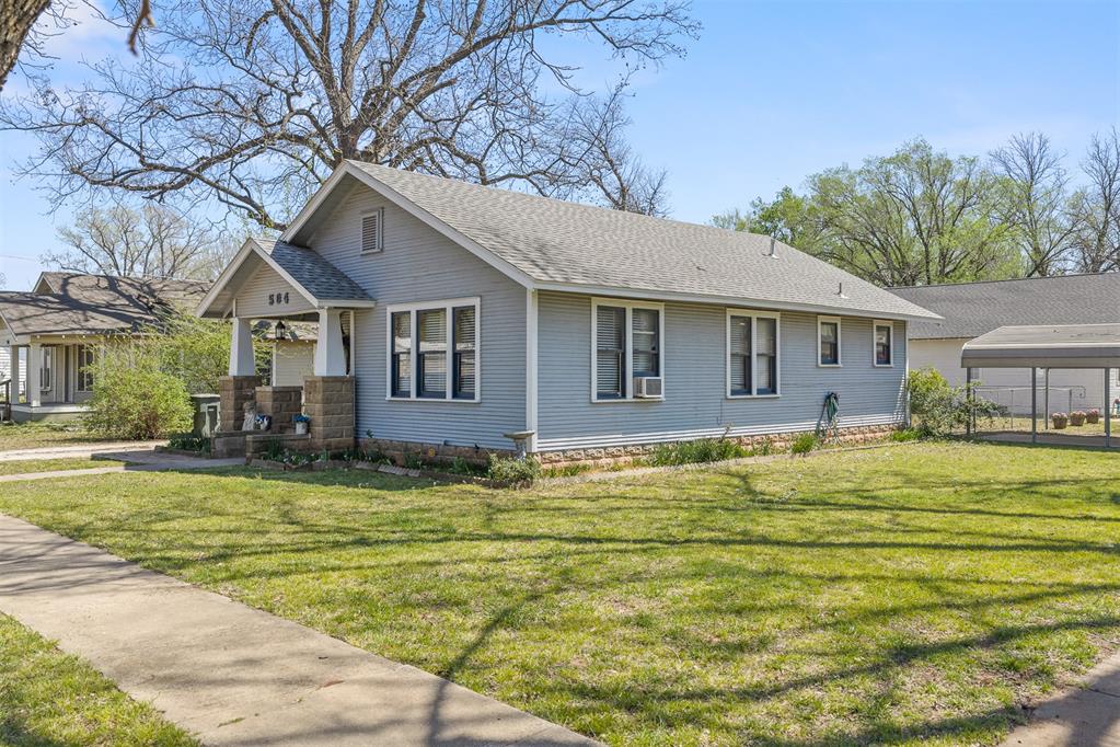 504 E Charles Avenue