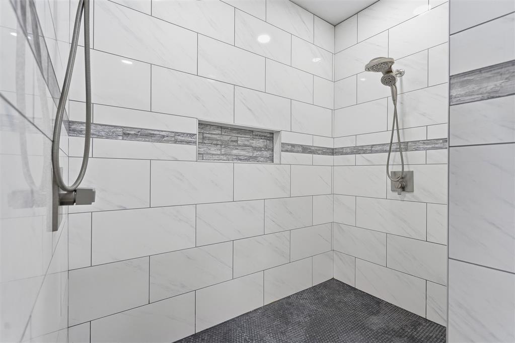 14427 Canadian Avenue