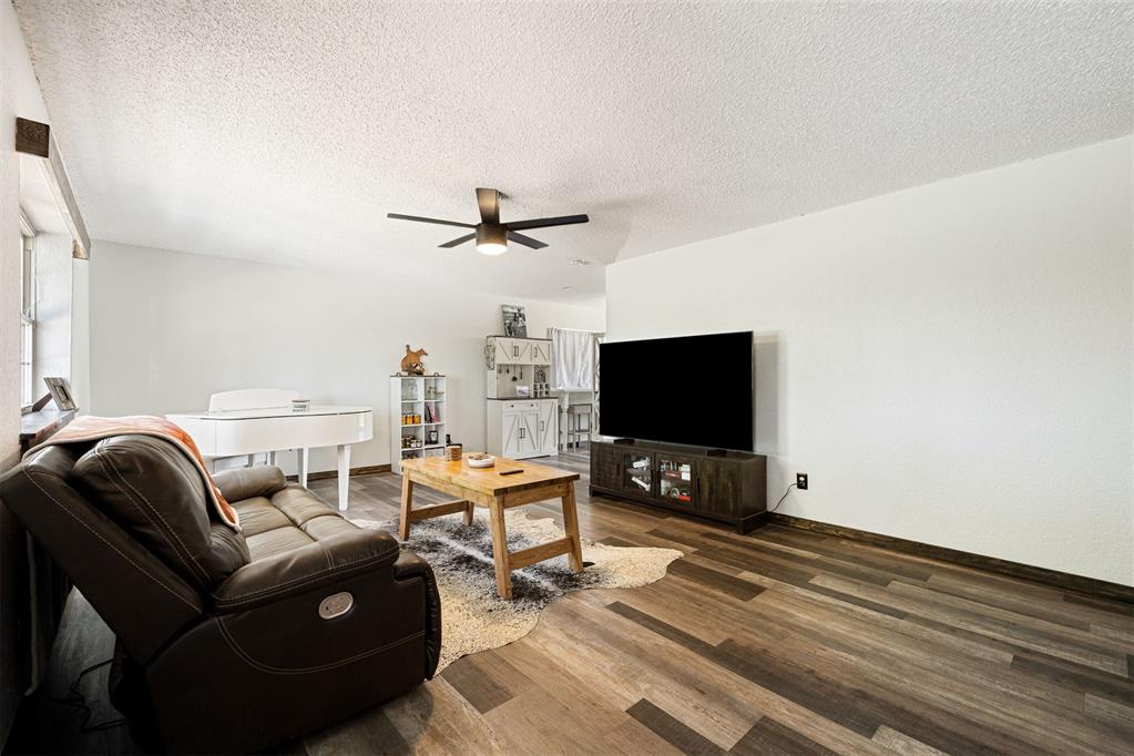 16210 Blanton View Avenue