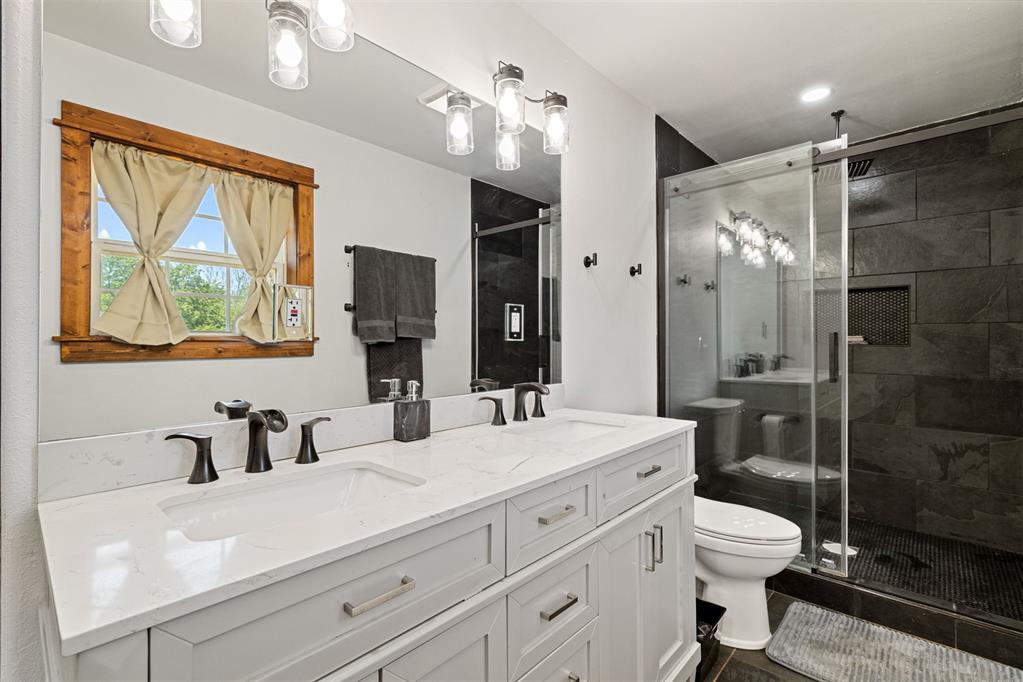 16210 Blanton View Avenue