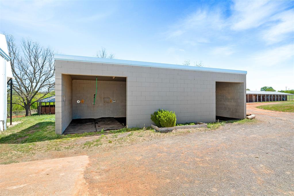 16210 Blanton View Avenue