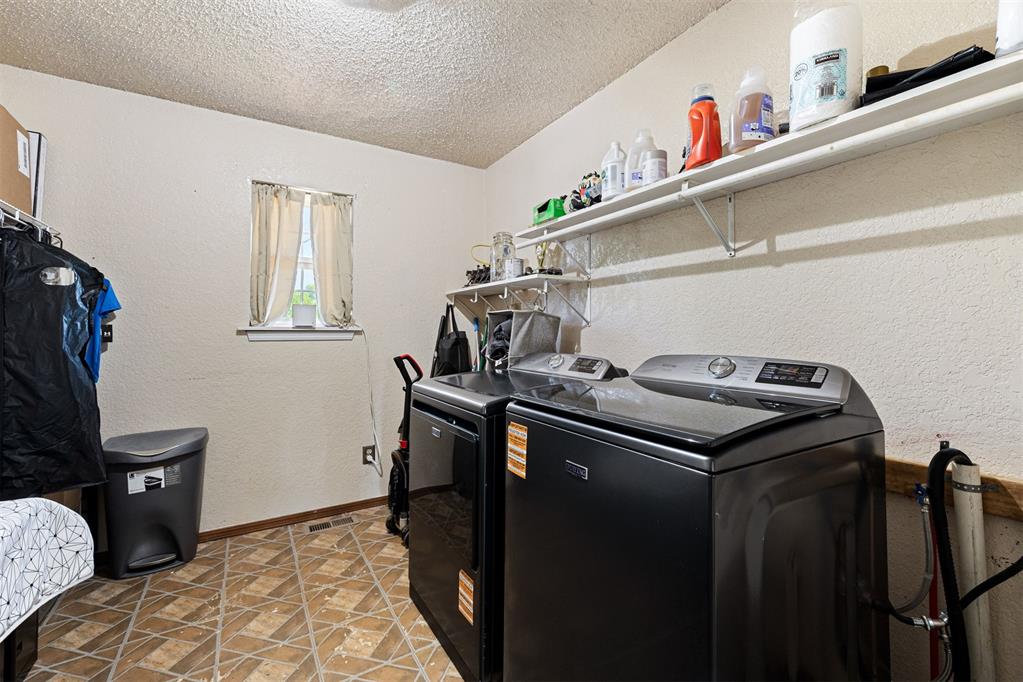 16210 Blanton View Avenue