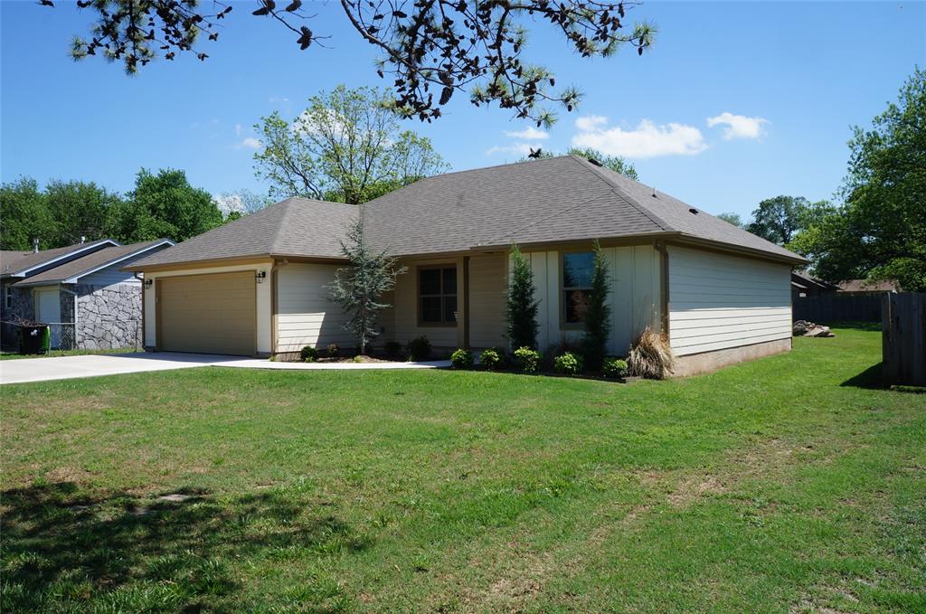 410 W Henderson