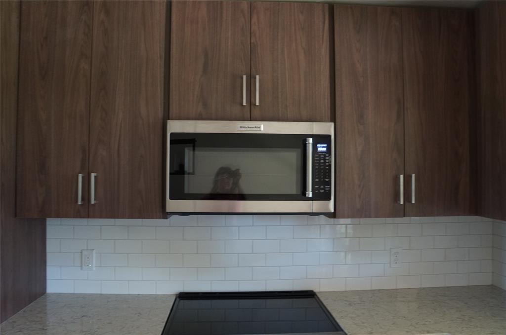 410 W Henderson