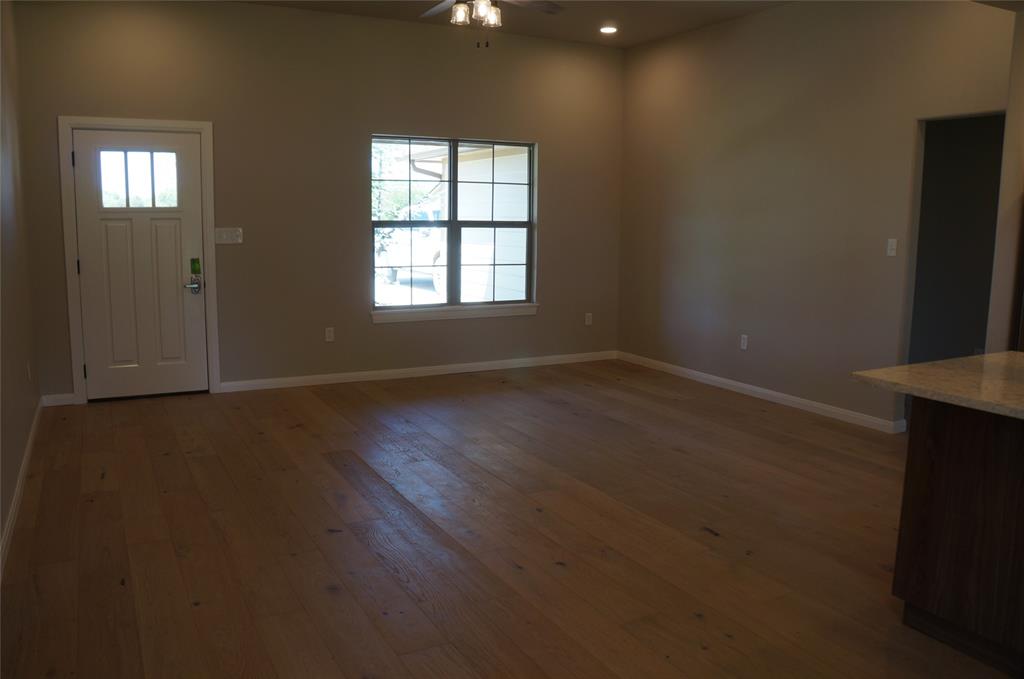 410 W Henderson