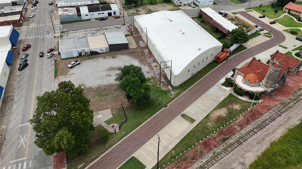 524 E Main